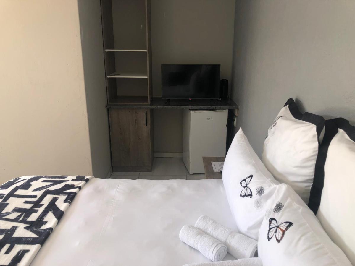 The Nest Overnight And Accommodation Usakos Экстерьер фото