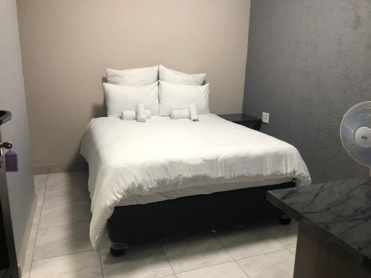 The Nest Overnight And Accommodation Usakos Экстерьер фото