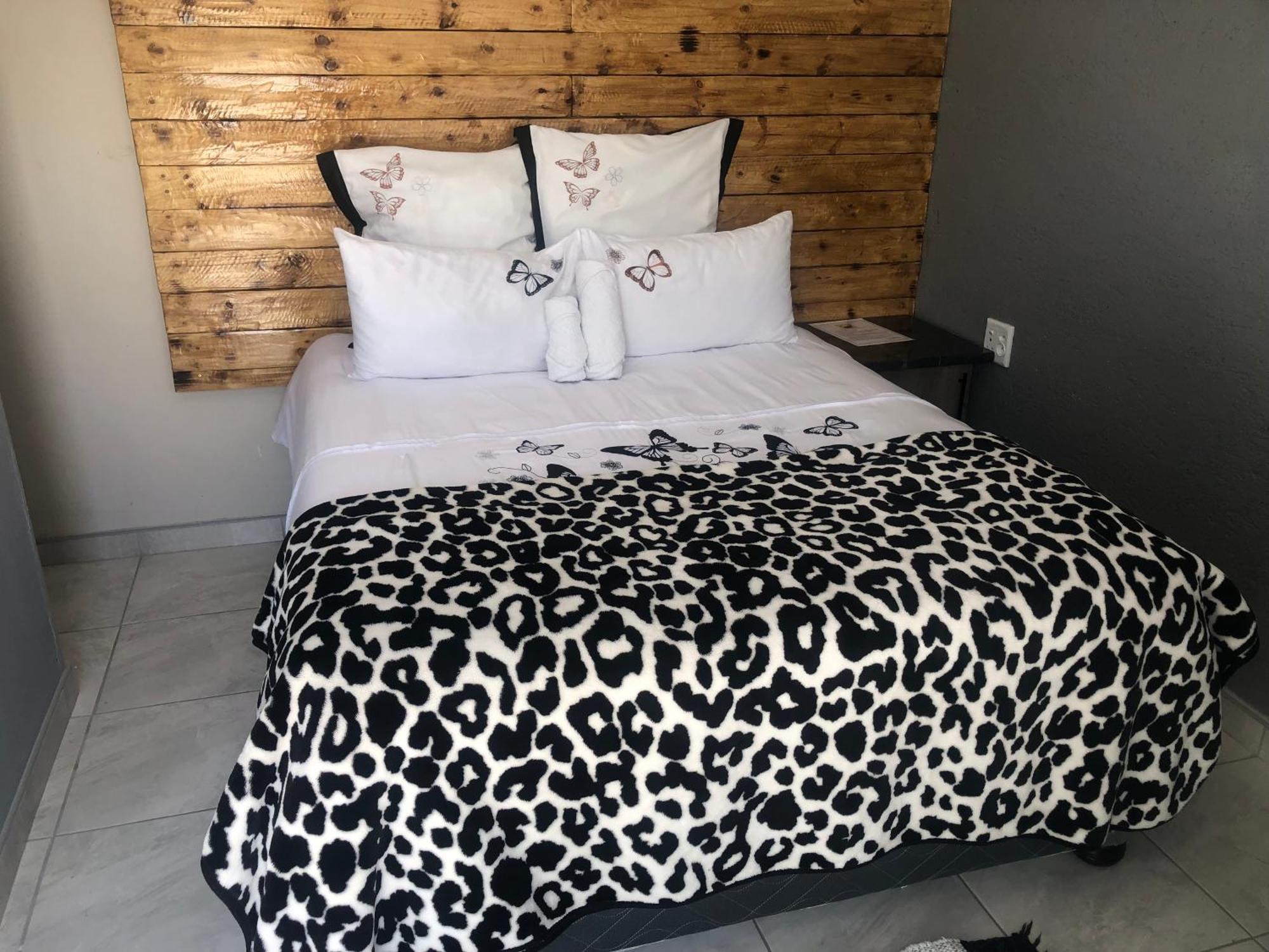 The Nest Overnight And Accommodation Usakos Экстерьер фото