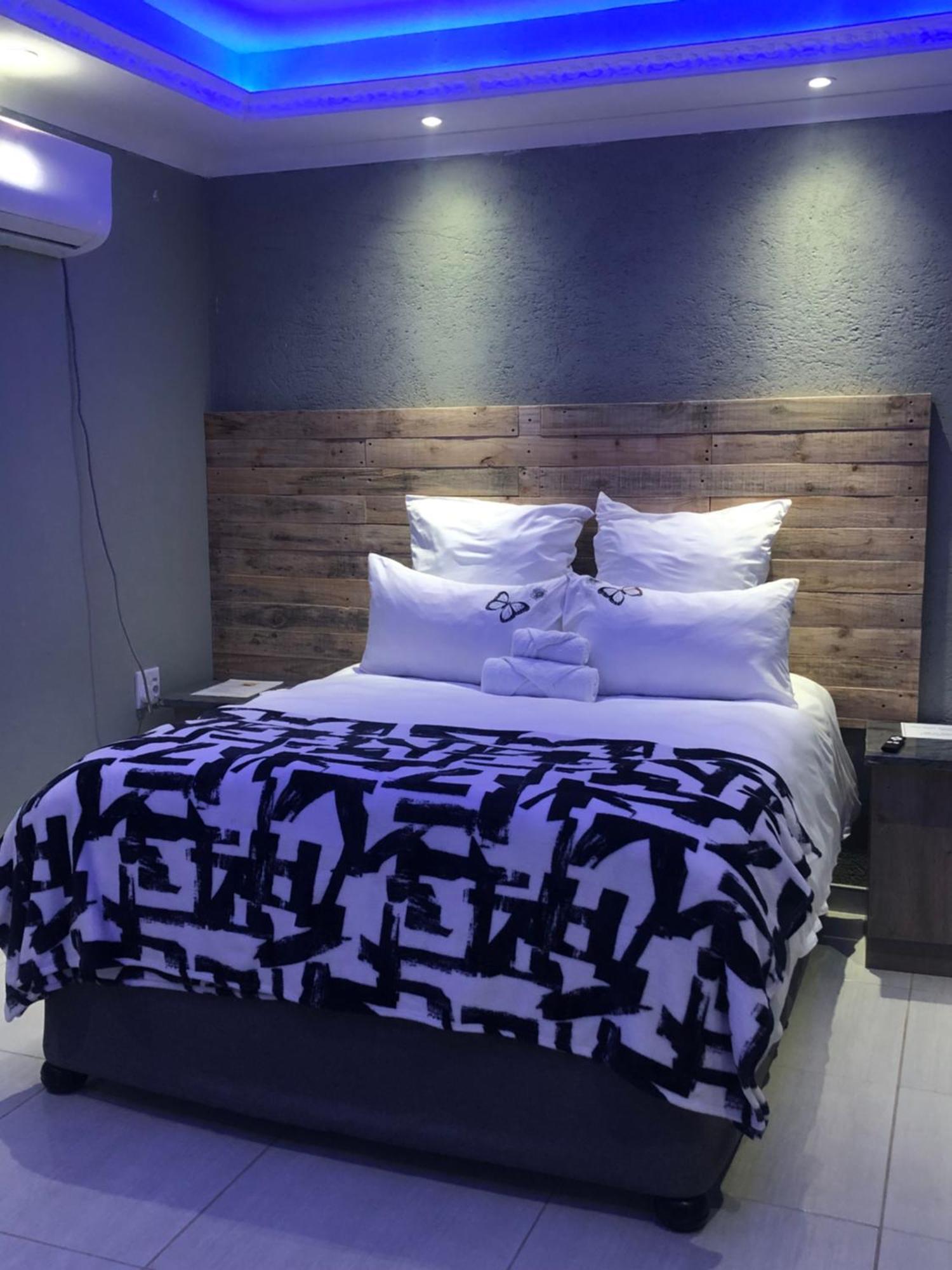 The Nest Overnight And Accommodation Usakos Экстерьер фото